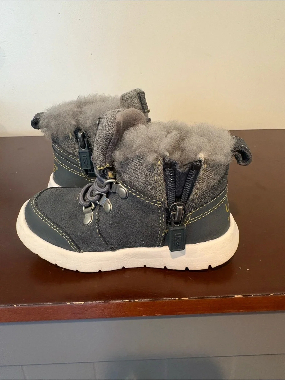 UGG kids winter